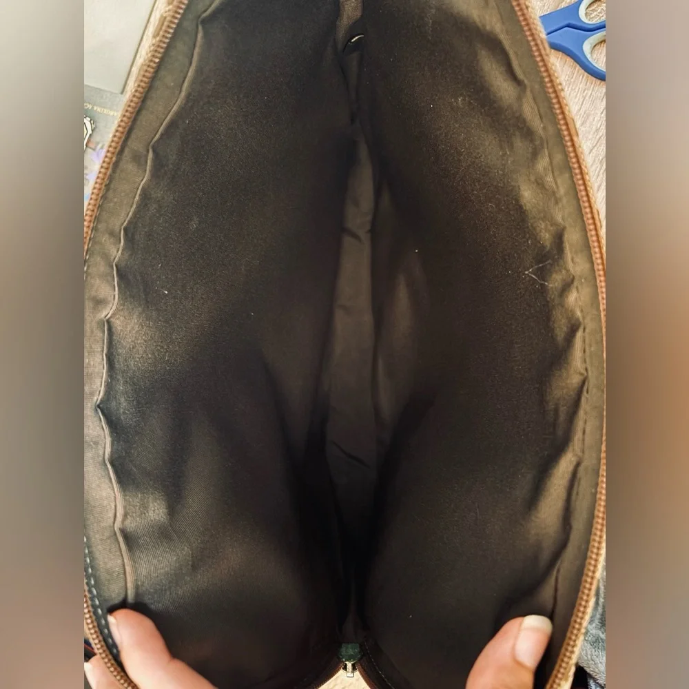 (SOLD) Coach Signature C Laptop Sleeve (Excellent Condition) - Picture 5 of 9